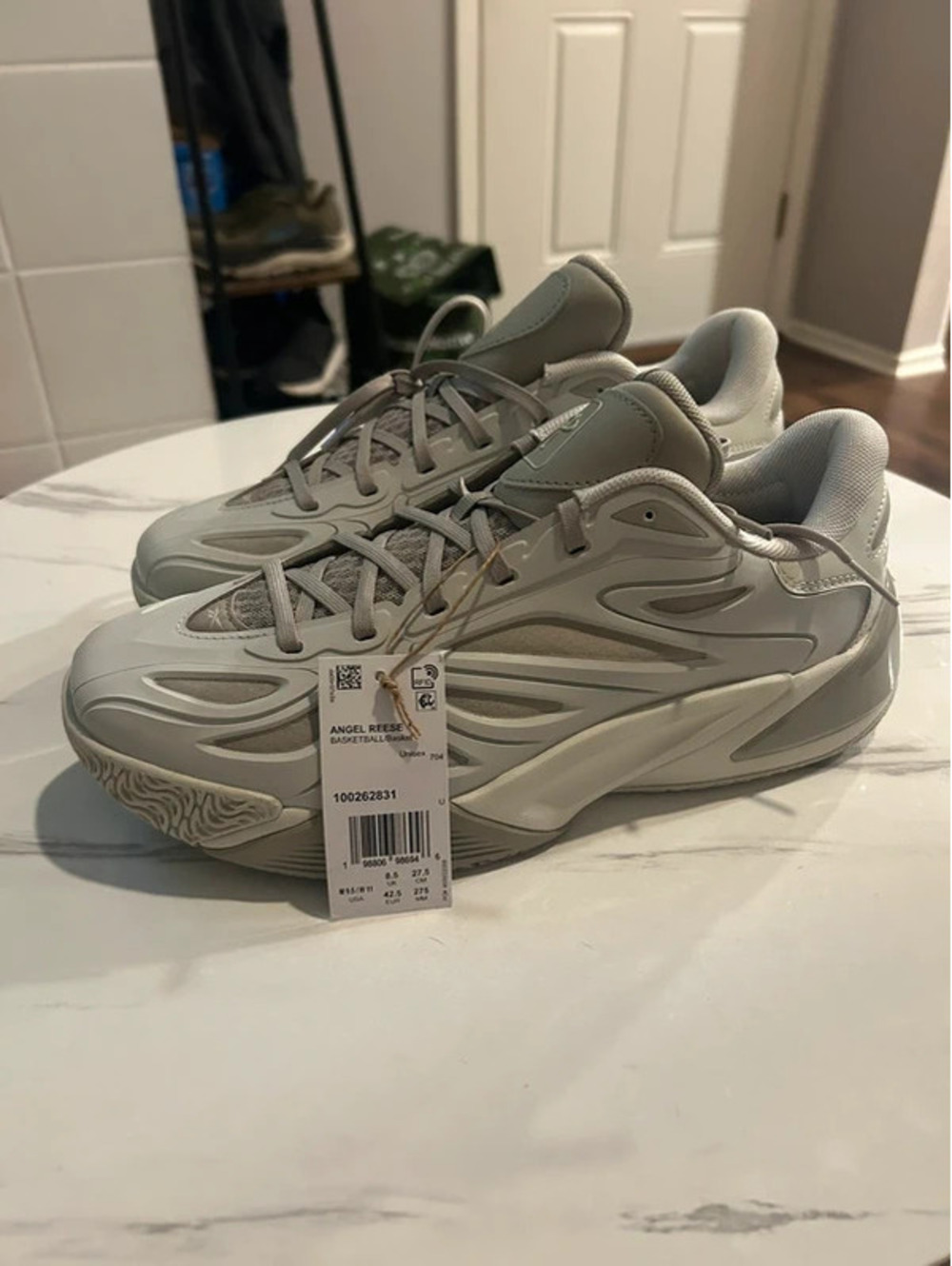 Reebok Angel Reese Basketball Shoes Gray Unisex Size 10 Men’s / 11.5 Women’s NEW